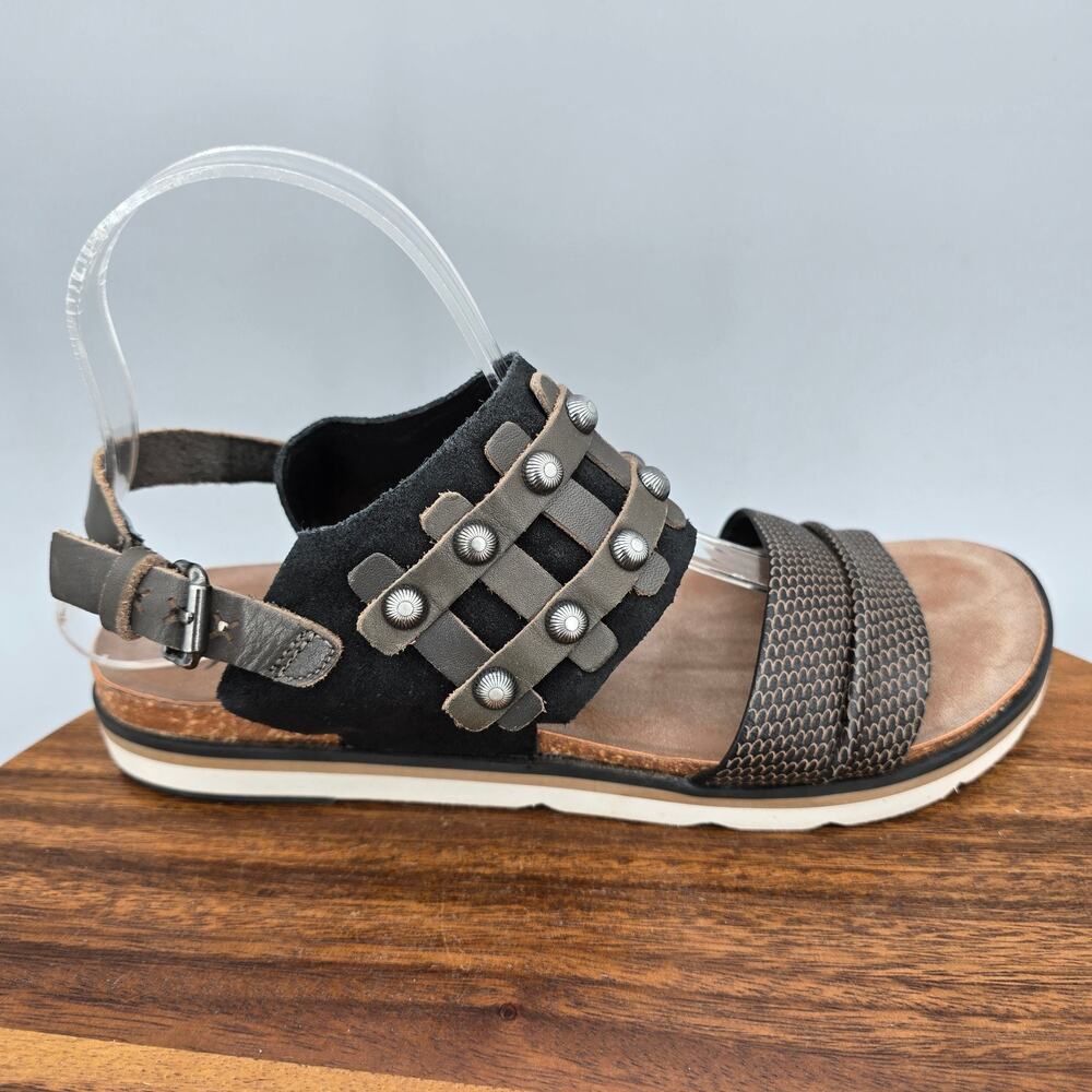 OTBT Sandals Womens 8.5M Leather Lantern Ankle Strap Studded Flat Buckle Comfort